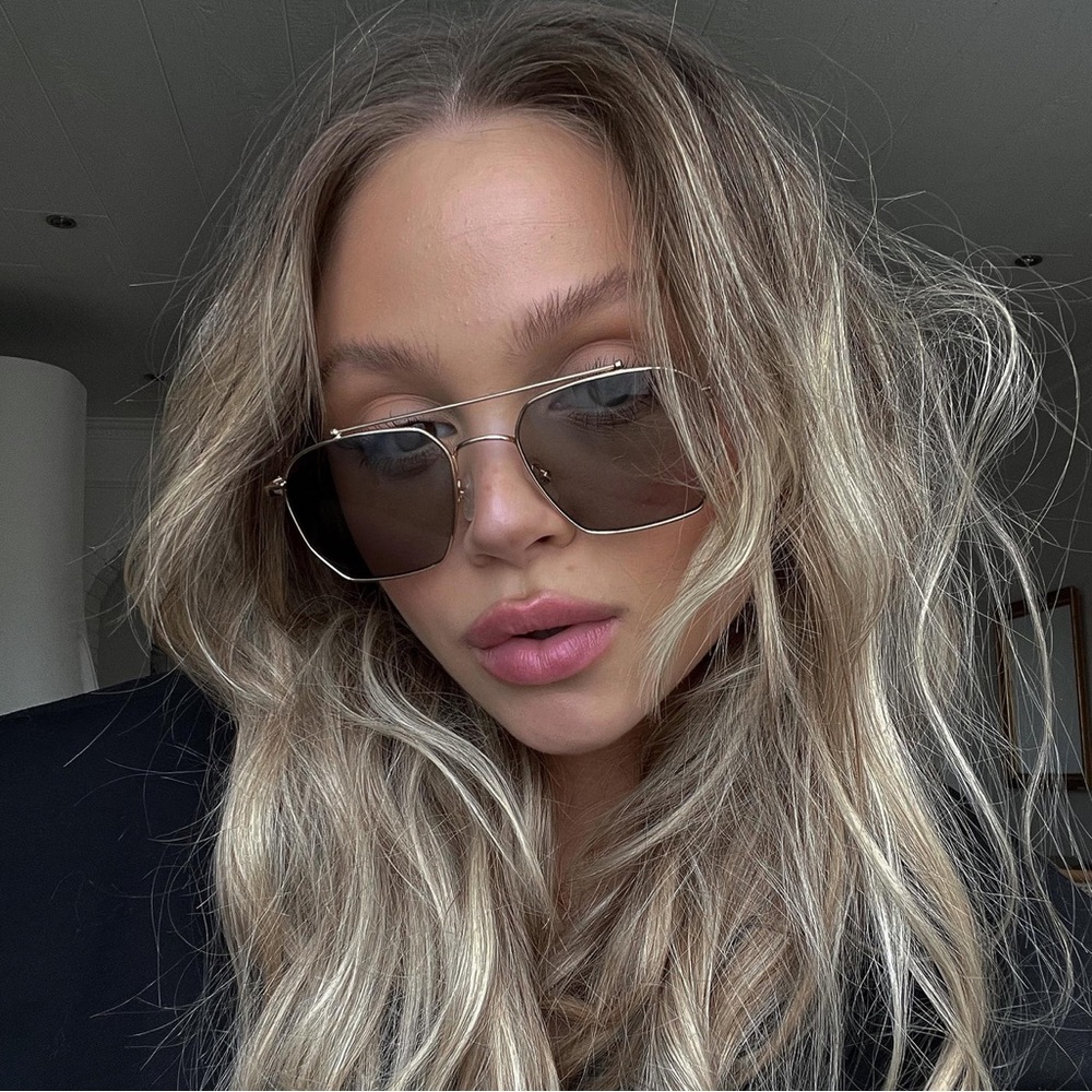 BRAND NEW Vehla Bowie Sunglasses in Gold/Graphite